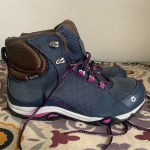 Like new high top hiking boots